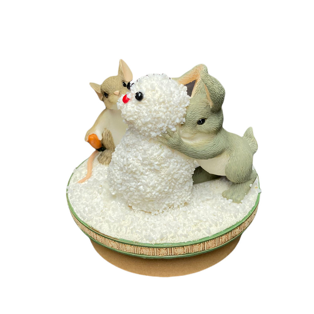 Charming Tails NEW Our America Candle Toppers #2005 Building a Snowbunny
